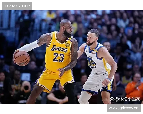 《全新赛季揭幕战精彩纷呈 各大球星精彩表现引爆球迷热情》 - 副本 - 副本